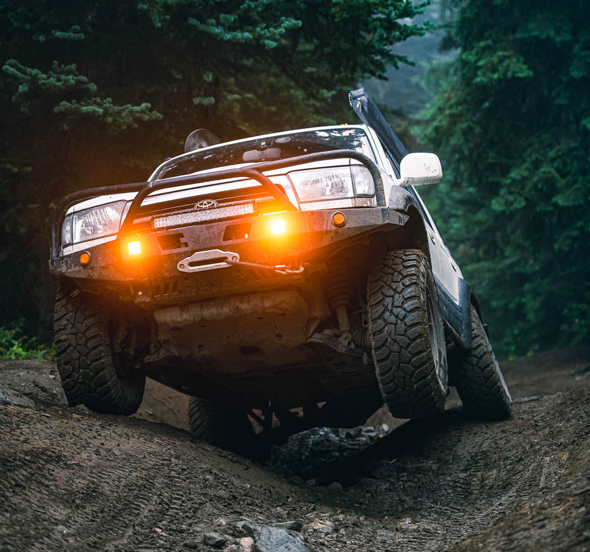 Coastal Offroad Closed Top Front Bumper DIY Kit for Toyota Hilux Surf / 4Runner KZN185 / RZN185 / VZN185 | 3rd Gen 96-02